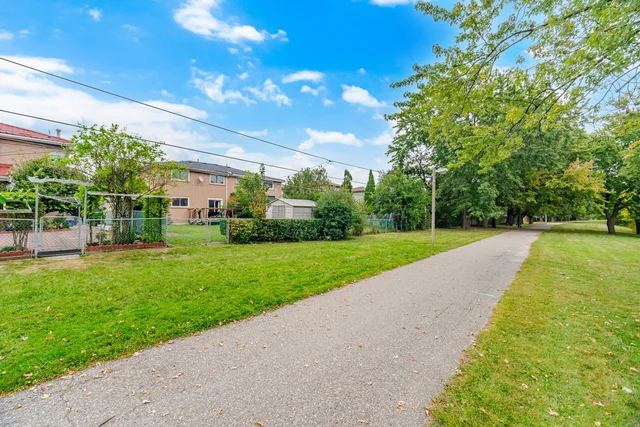 75 Cloverdale Drive, Brampton - photo 46