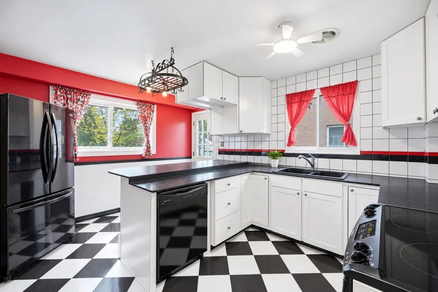 75 Cloverdale Drive, Brampton - photo 9