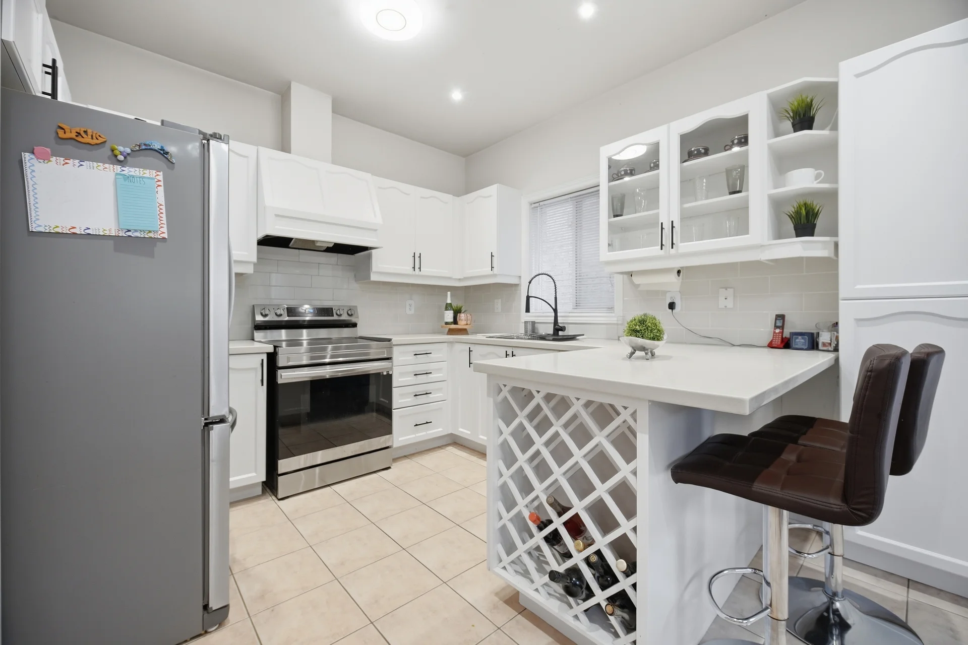 10 Sir Jacobs Crescent, Brampton - photo 16