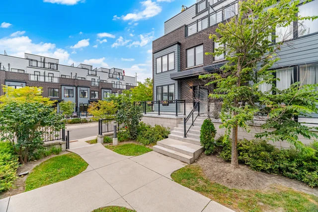 #9-1155 Stroud Lane, Mississauga - photo 2