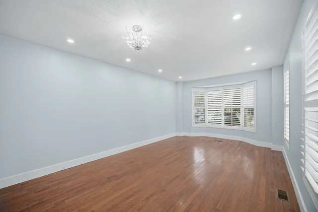 355 Brisdale Drive, Brampton - photo 9