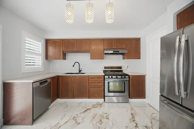 355 Brisdale Drive, Brampton - photo 14