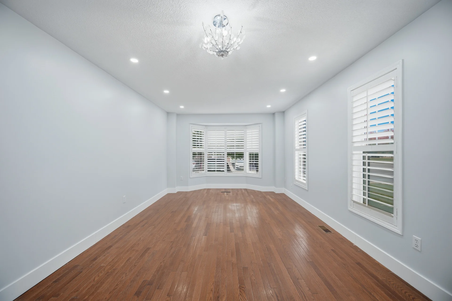 355 Brisdale Drive, Brampton - photo 8