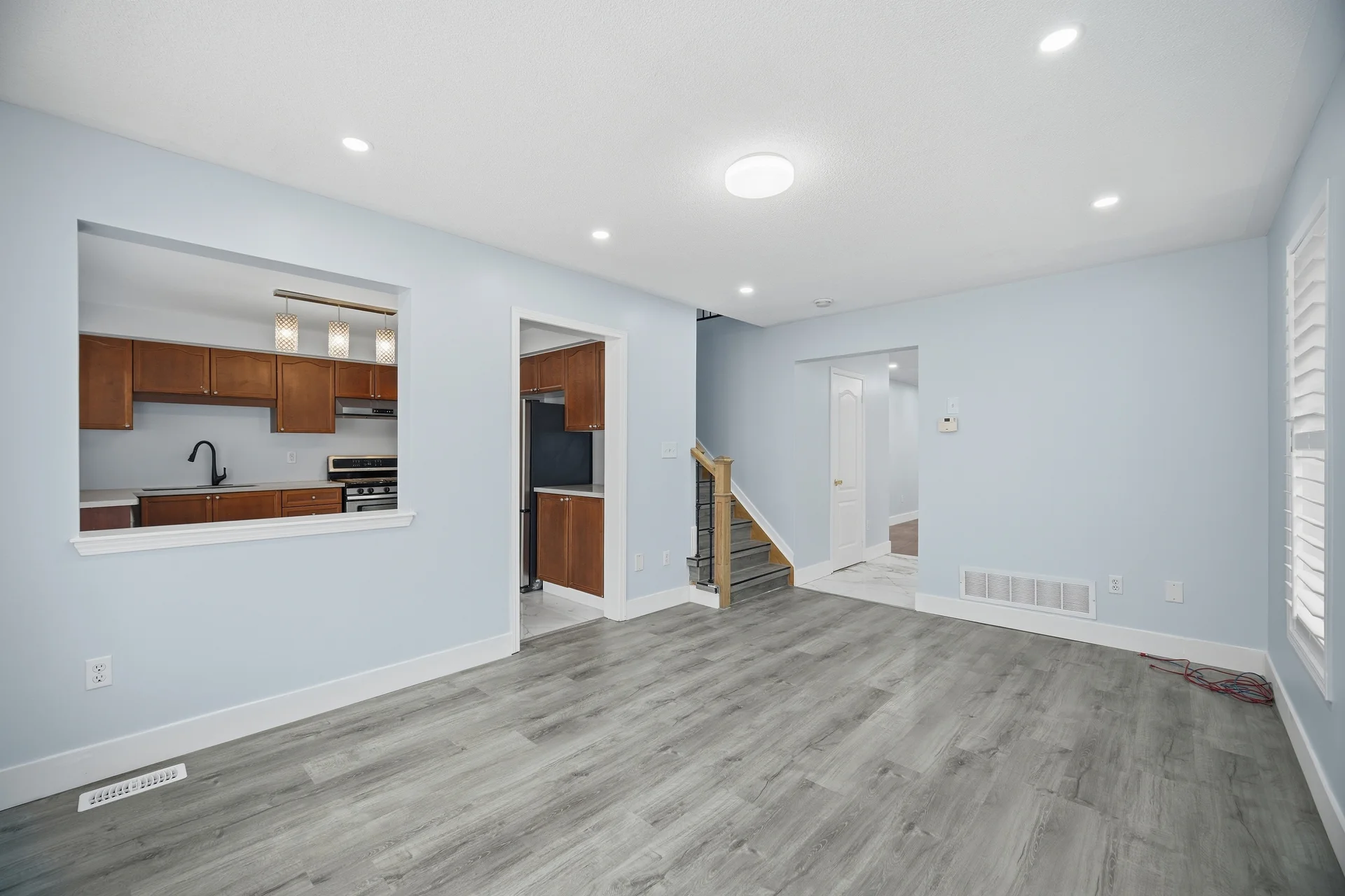 355 Brisdale Drive, Brampton - photo 13