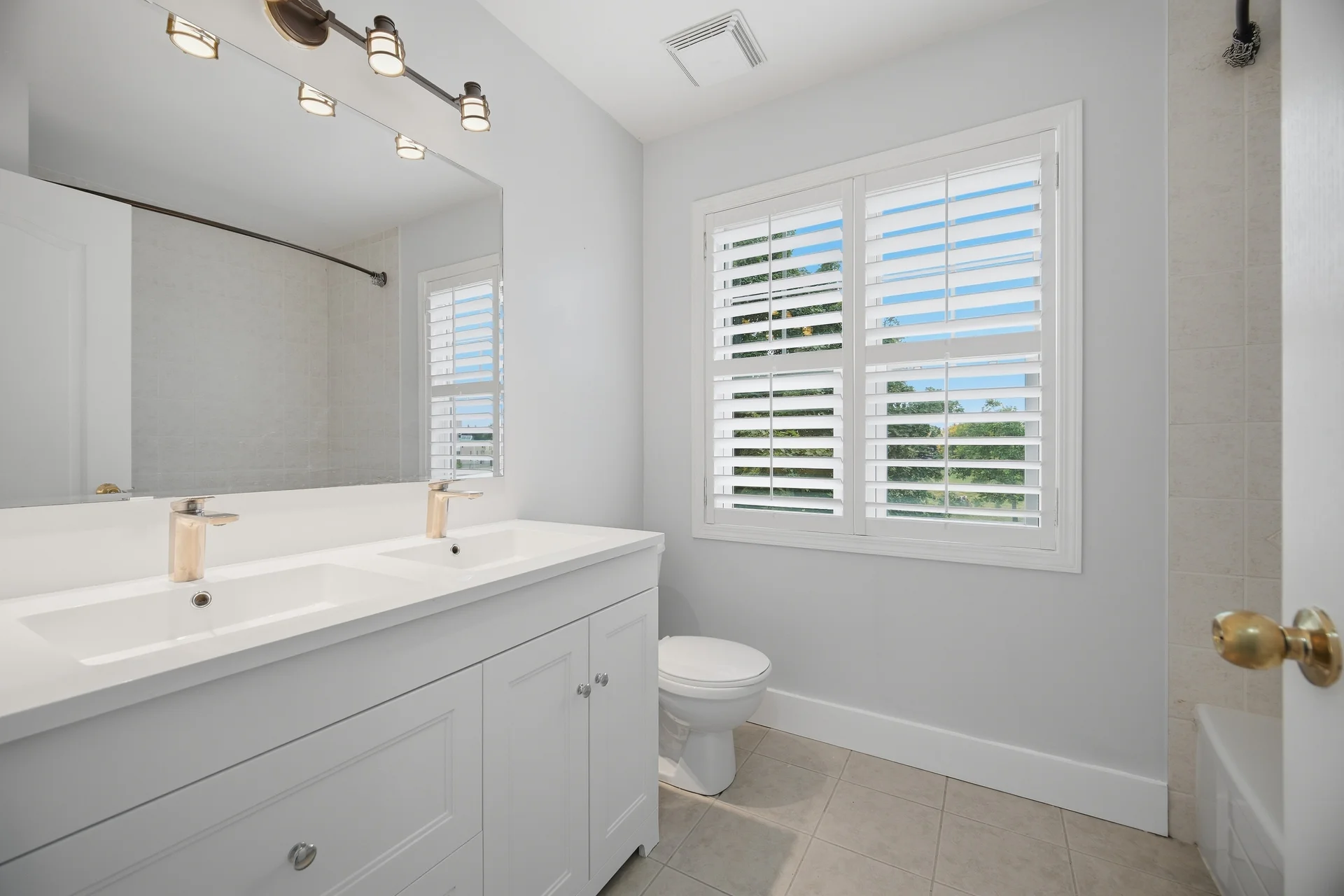 355 Brisdale Drive, Brampton - photo 32