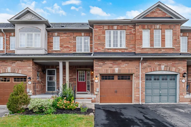 1795 Cobra Crescent, Burlington