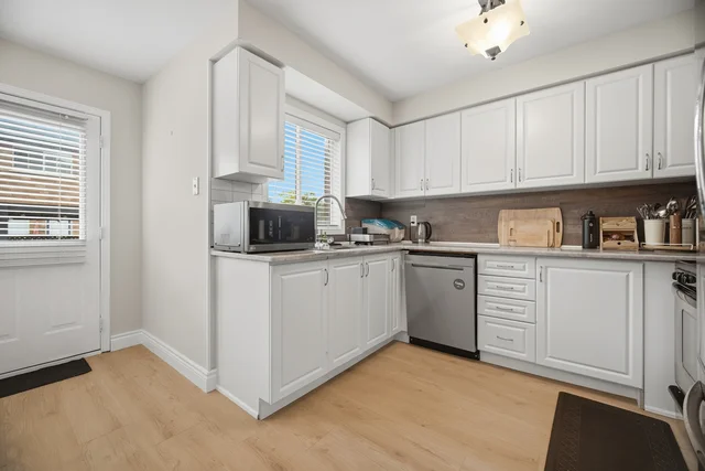 1795 Cobra Crescent, Burlington - photo 15