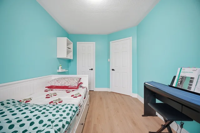 1795 Cobra Crescent, Burlington - photo 33