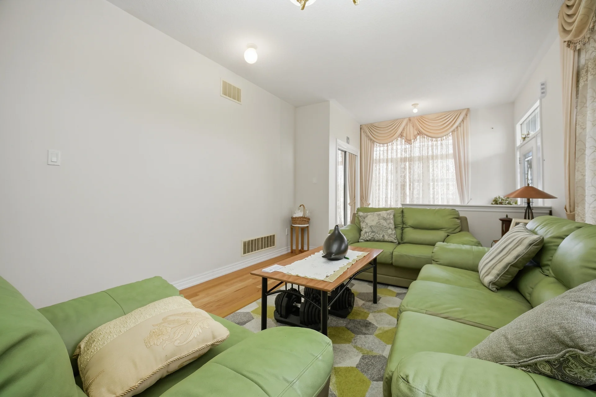 65 Connolly Crescent, Brampton - photo 9