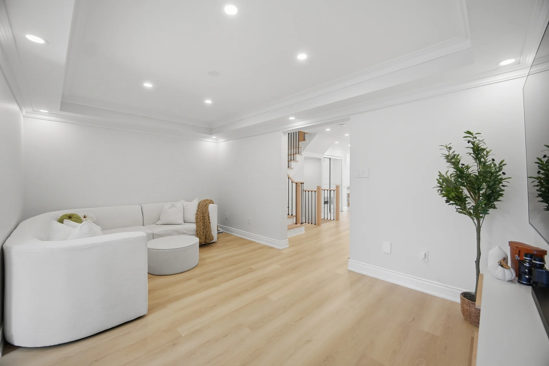 169 Venice Gate Drive, Woodbridge - photo 8