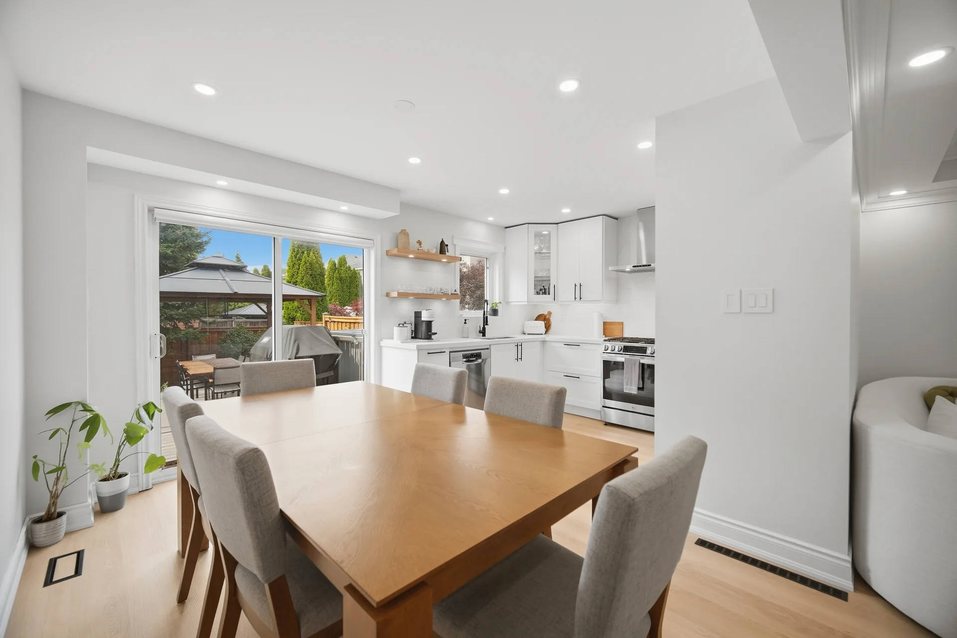 169 Venice Gate Drive, Woodbridge - photo 13