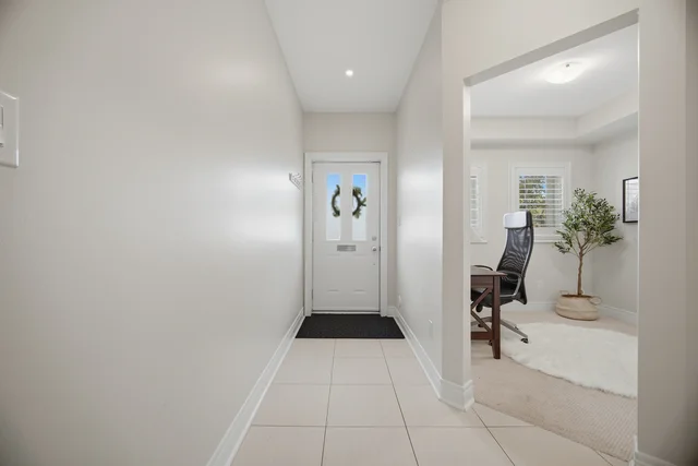 1860 Burnhamthorpe Road East, Mississauga - photo 16