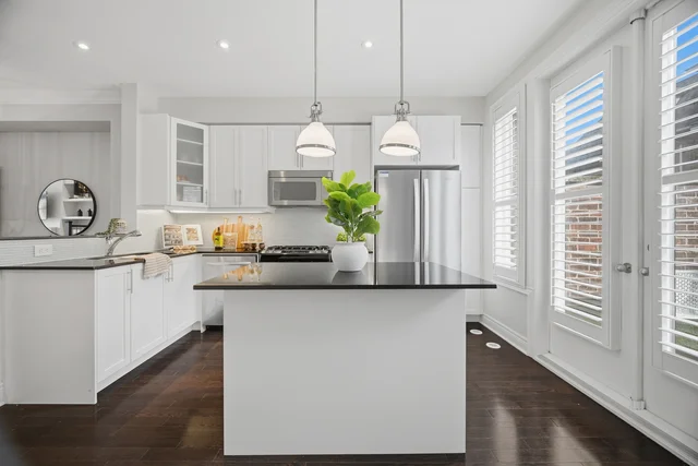 1860 Burnhamthorpe Road East, Mississauga - photo 22