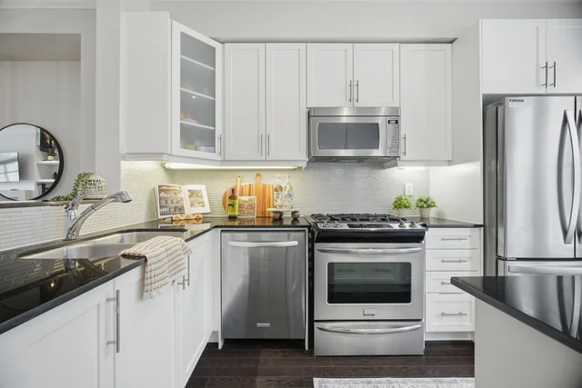 1860 Burnhamthorpe Road East, Mississauga - photo 23