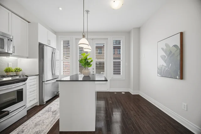 1860 Burnhamthorpe Road East, Mississauga - photo 26