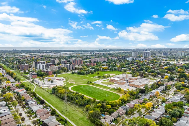 1860 Burnhamthorpe Road East, Mississauga - photo 81