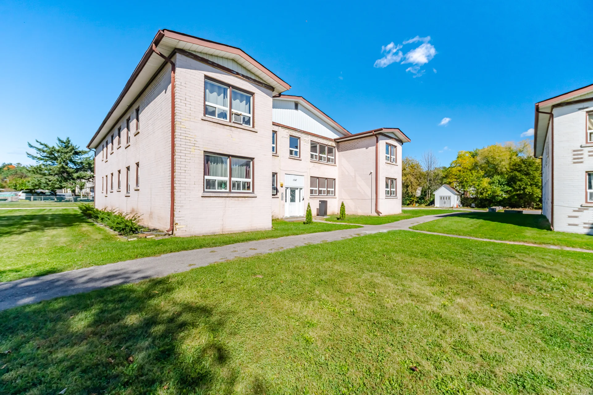 #1-1047 Churchill Avenue, Oakville - photo 2