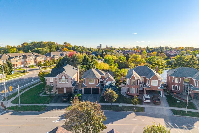 4 Leeward Drive, Brampton