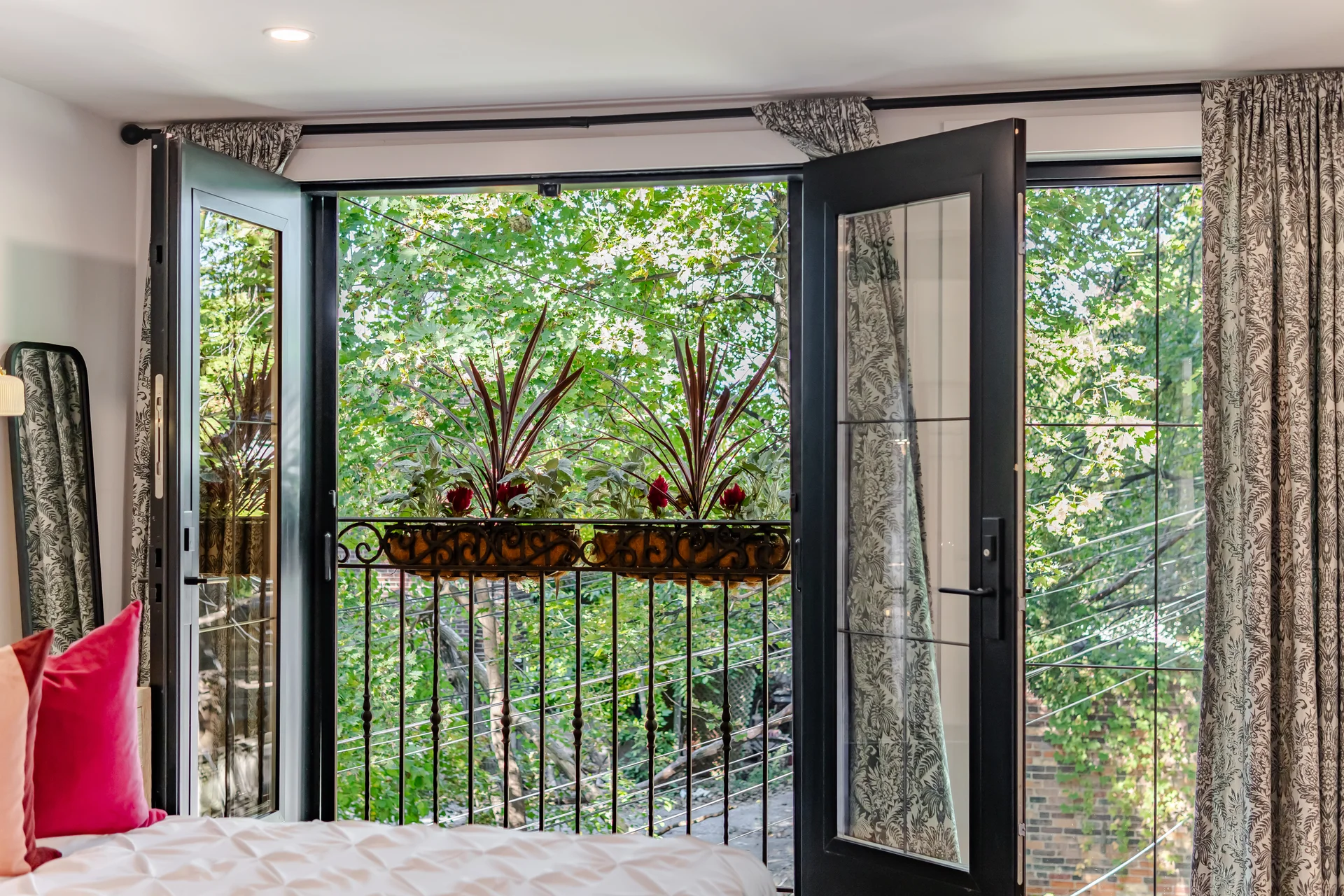 22 Pretoria Avenue, Toronto - photo 33