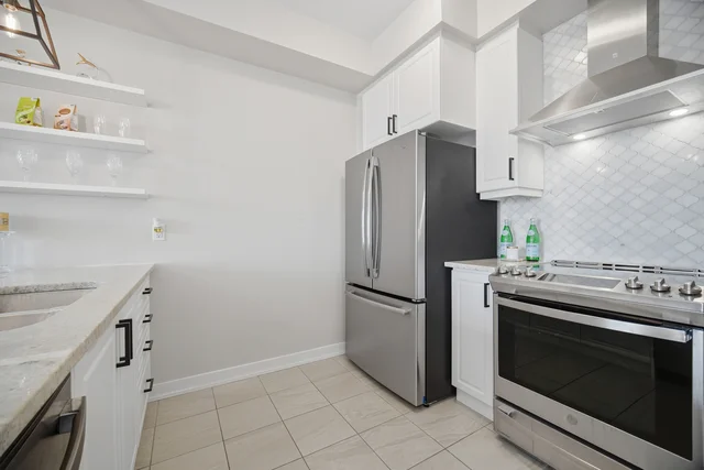 #69-590 North Service Road, Stoney Creek - Hamilton - photo 17