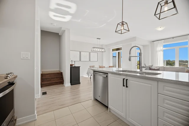 #69-590 North Service Road, Stoney Creek - Hamilton - photo 19