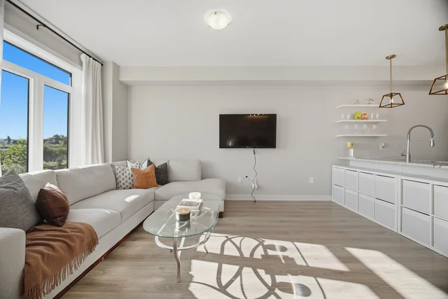 #69-590 North Service Road, Stoney Creek - Hamilton - photo 32