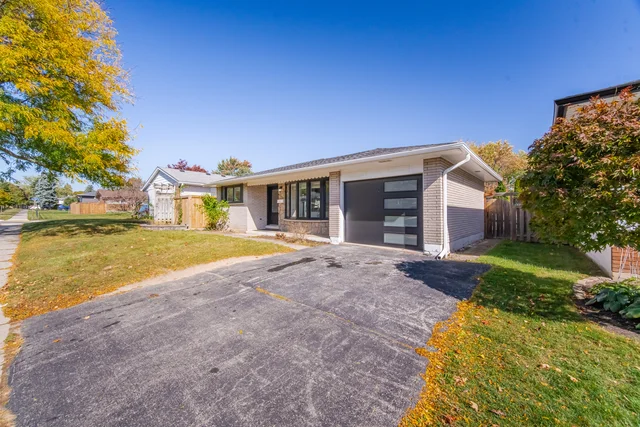 2134 Meadowbrook Road, Burlington - photo 2