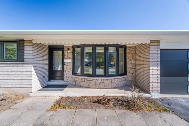 2134 Meadowbrook Road, Burlington - photo 7