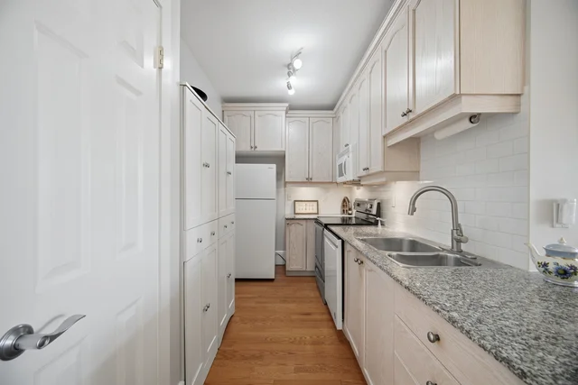 #212-140 Cedar Island Road, Orillia - photo 21