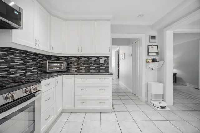 52 Bengal Court, North York - photo 11