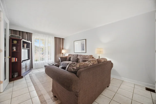 52 Bengal Court, North York - photo 17