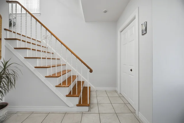 52 Bengal Court, North York - photo 23