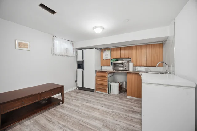 52 Bengal Court, North York - photo 36
