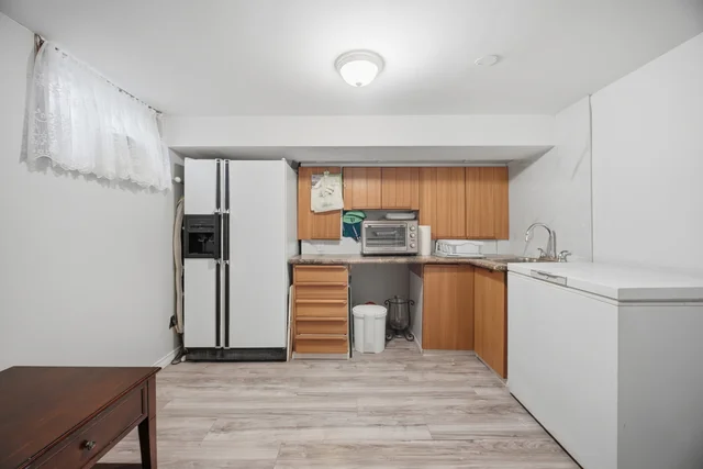 52 Bengal Court, North York - photo 37