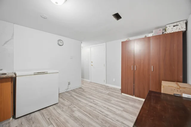 52 Bengal Court, North York - photo 38