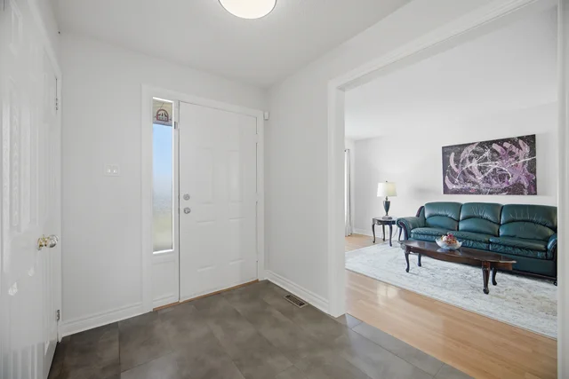 98 De Rose Avenue, Bolton - photo 9