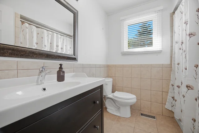 98 De Rose Avenue, Bolton - photo 42
