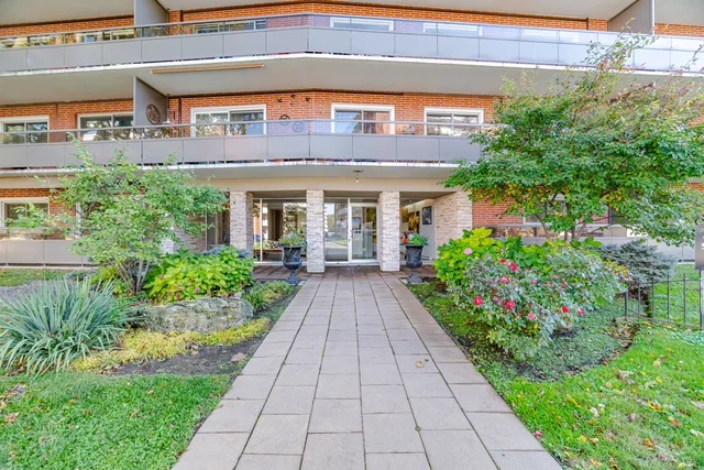 #204-11 Woodman Drive South, Hamilton - photo 2