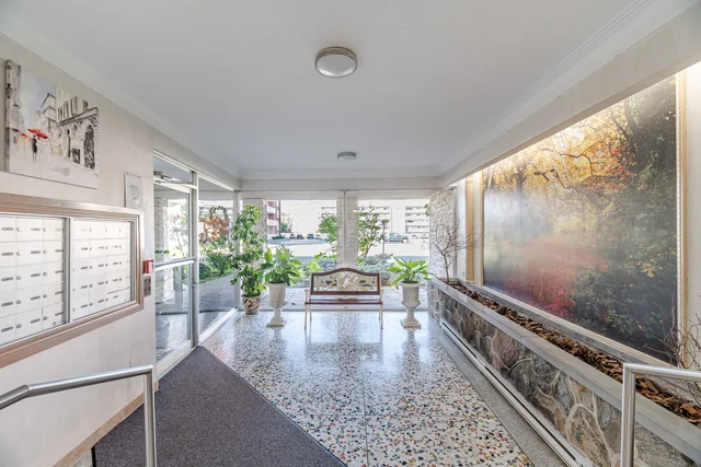 #204-11 Woodman Drive South, Hamilton - photo 3