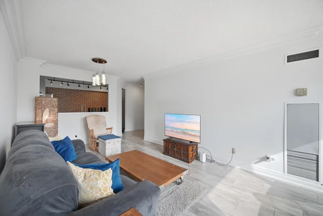 #306-1131 Steeles Avenue West, Toronto - photo 16