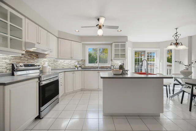 8 Gardenia Way, Caledon - photo 16