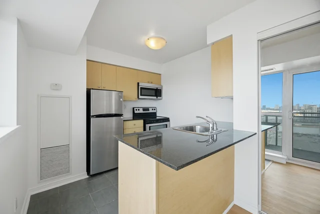 #1601-215 Queen Street East, Brampton - photo 11