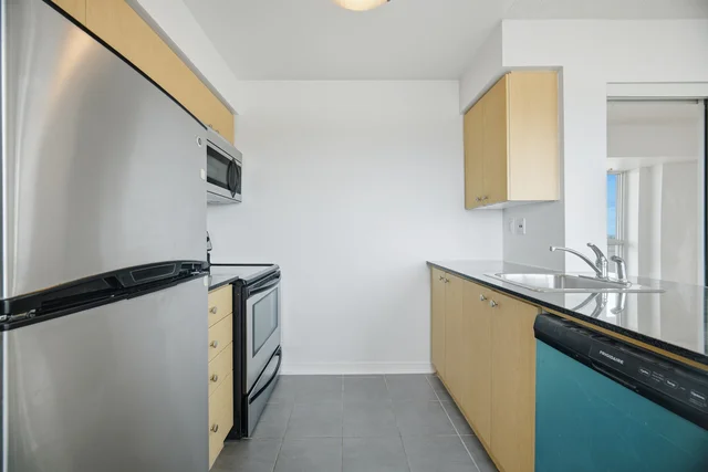 #1601-215 Queen Street East, Brampton - photo 12