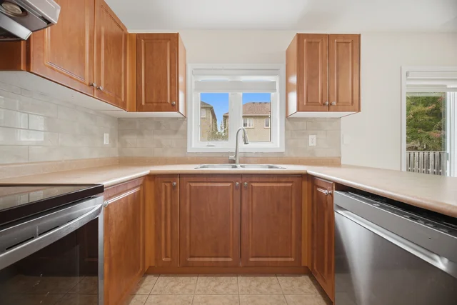 668 Caldwell Crescent, Milton - photo 11