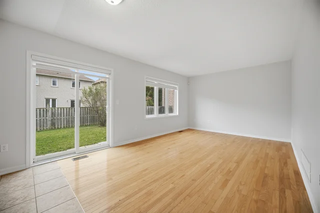 668 Caldwell Crescent, Milton - photo 14