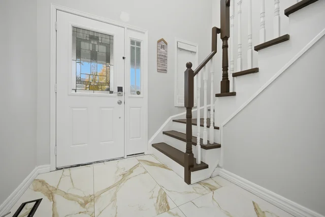 108 Gwillimbury Drive, Bradford - photo 23