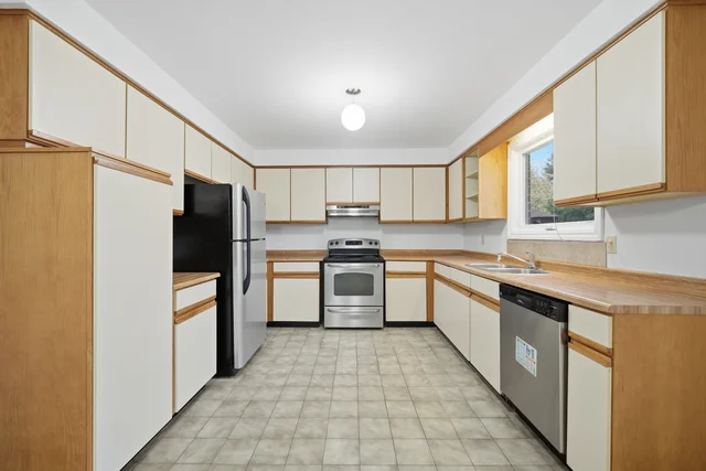 20 Devlin Place, Aurora - photo 16