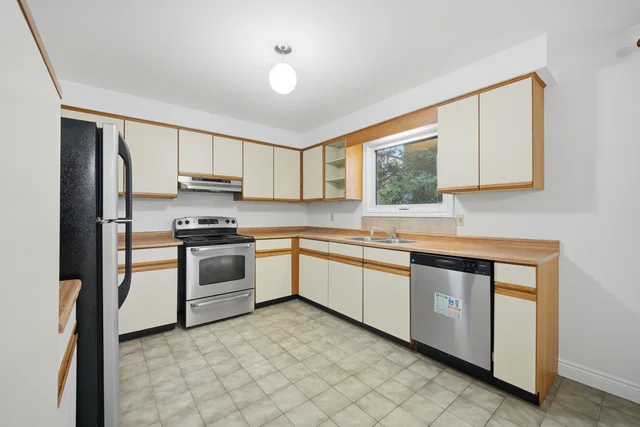 20 Devlin Place, Aurora - photo 17