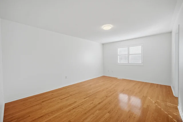 47 Reindeer Crescent, Woodbridge - photo 32