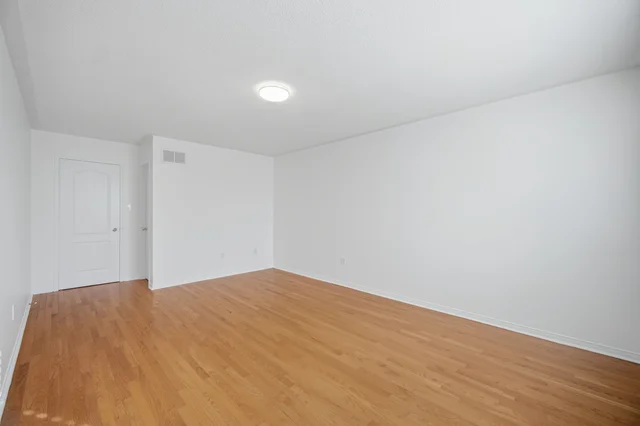 47 Reindeer Crescent, Woodbridge - photo 33
